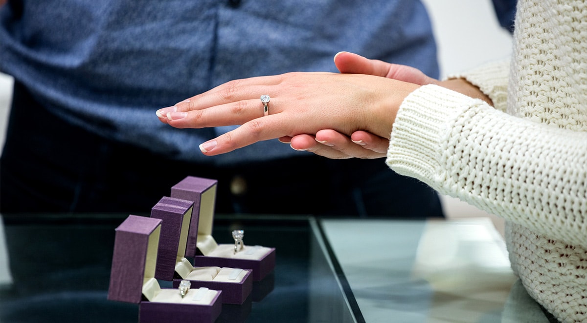 VS2 vs. VS1 Diamonds: Which One Is Your Perfect Match?