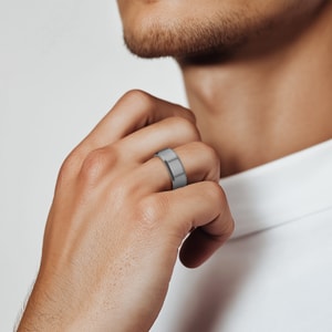 Beveled Men's Wedding Ring in Tungsten (6 mm)