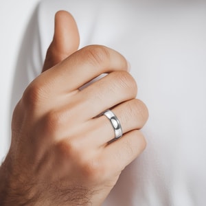 Comfort-Fit Men's Wedding Ring in Tungsten (6 mm)