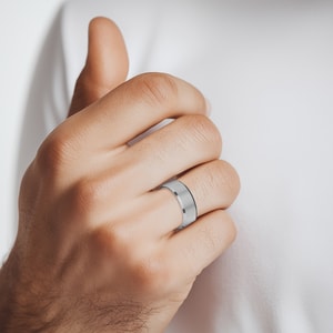 Warrior - Beveled Men's Wedding Ring in Tungsten (8 mm)